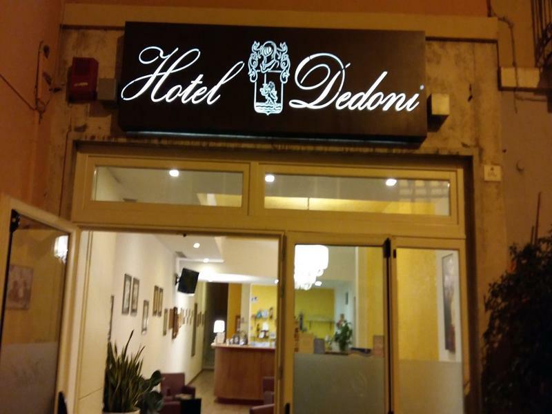 Hotel Dedoni Cagliari Buitenkant foto